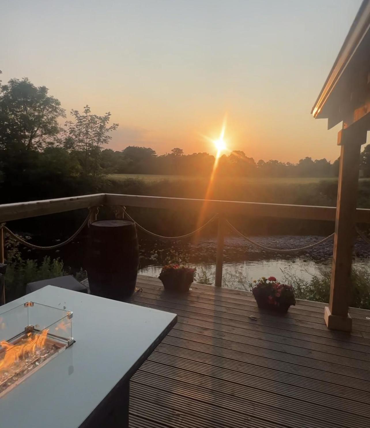 Luxury Accommodation In County Antrim With Riverside Hot Tub Kells Exteriér fotografie