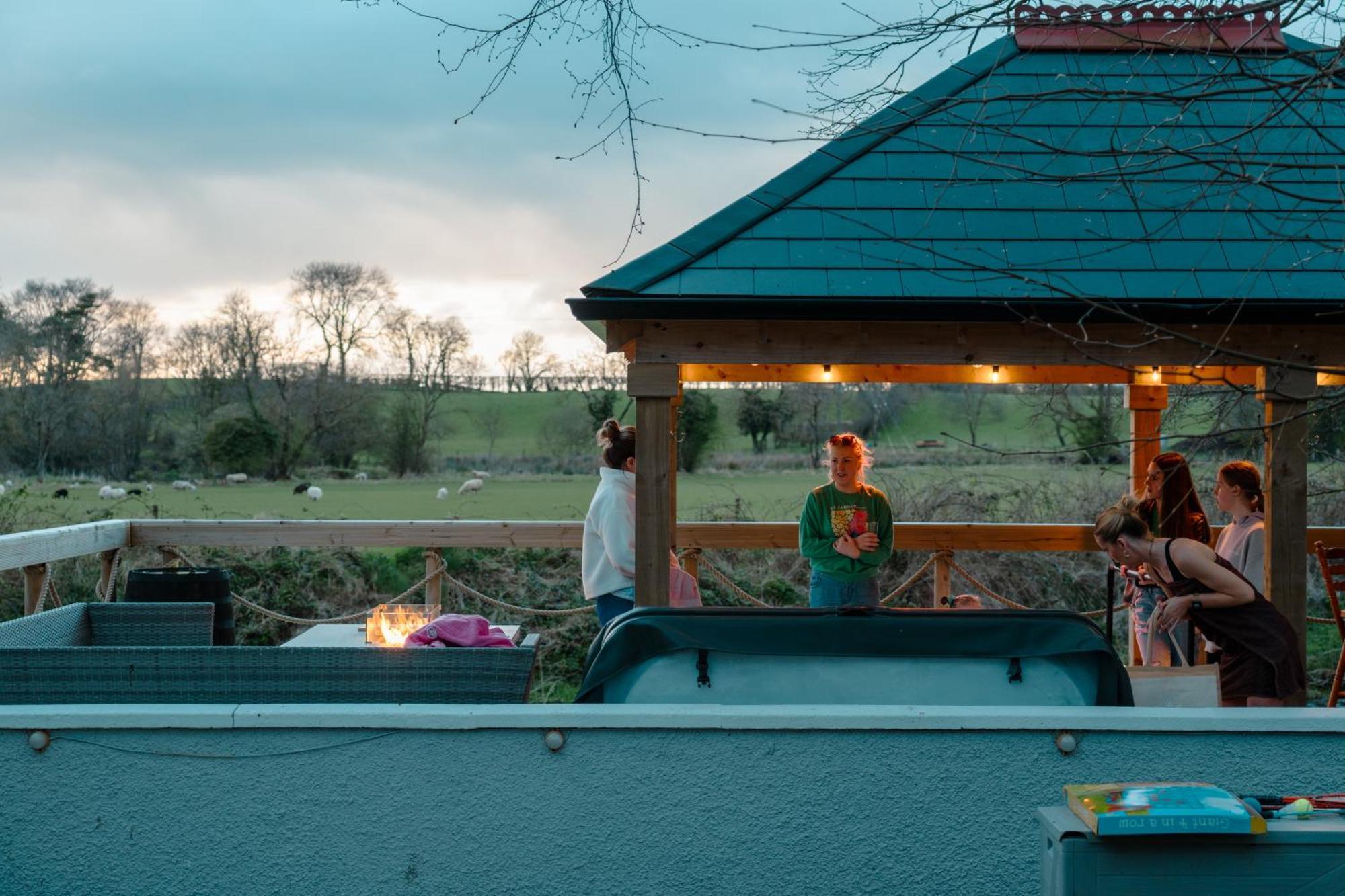 Luxury Accommodation In County Antrim With Riverside Hot Tub Kells Exteriér fotografie
